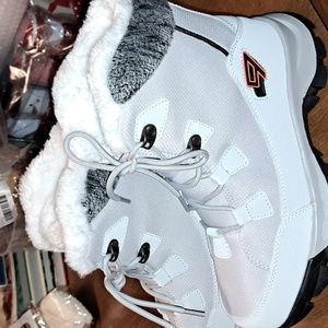 SALE NEW  Facing winter fir lined boots 6.5